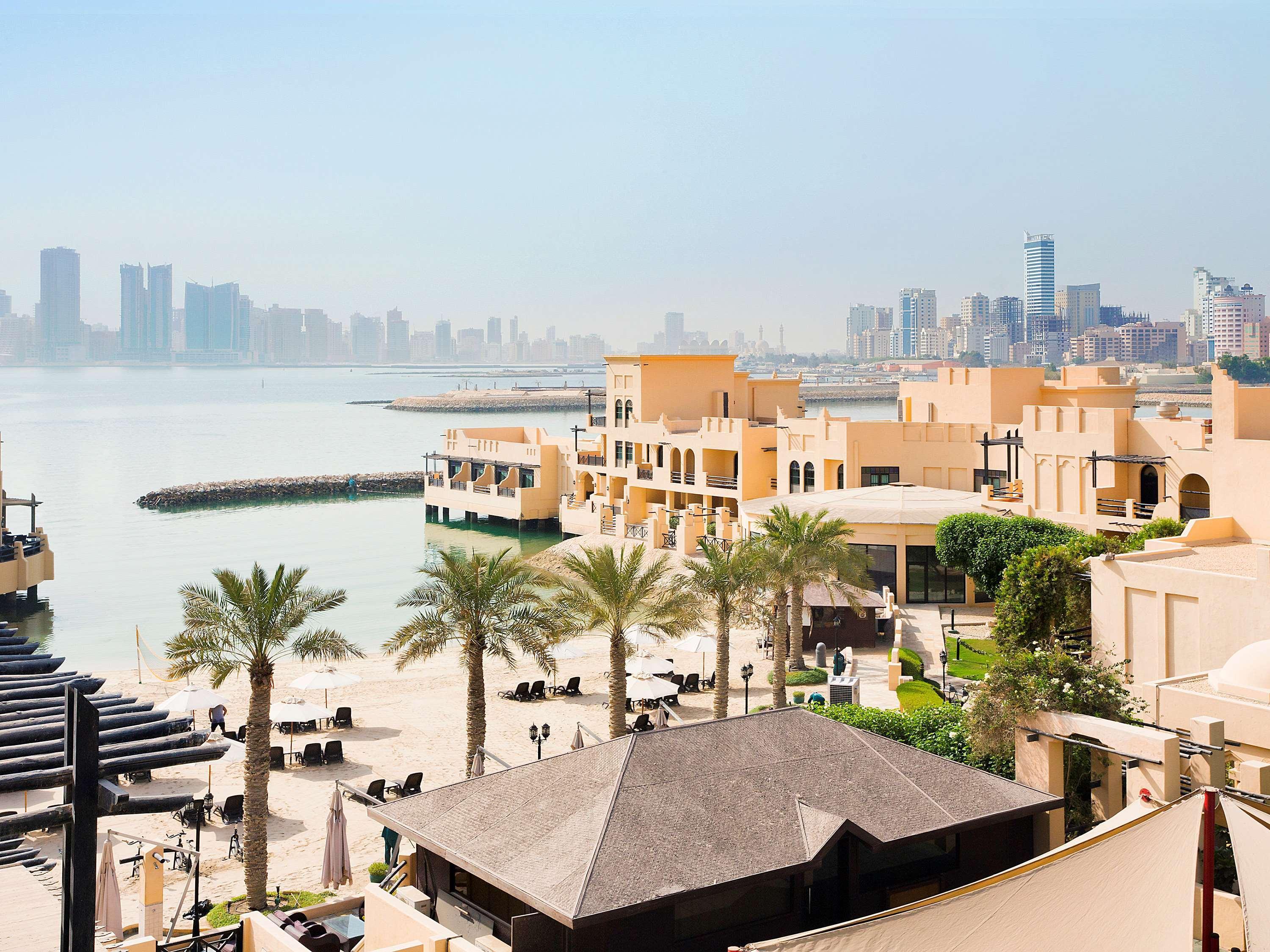 Novotel Bahrain Al Dana 4*