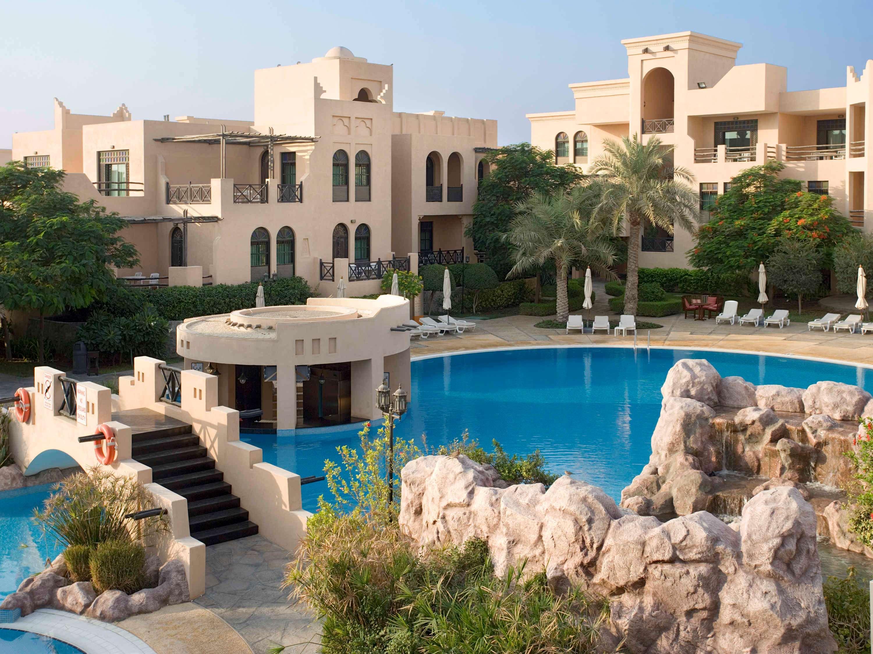 Resort Novotel Bahrain Al Dana 4*