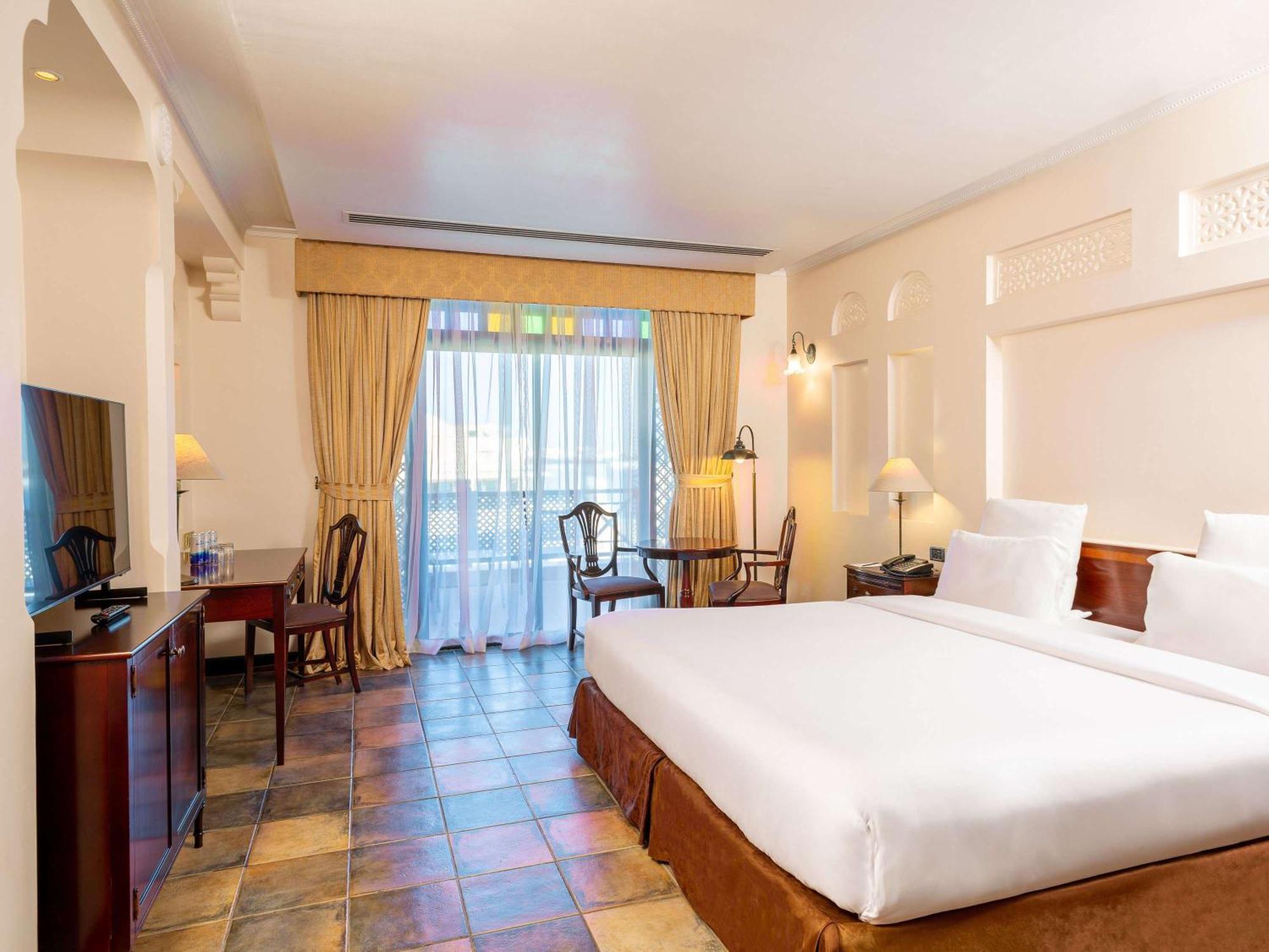 Novotel Bahrain Al Dana Resort 4*