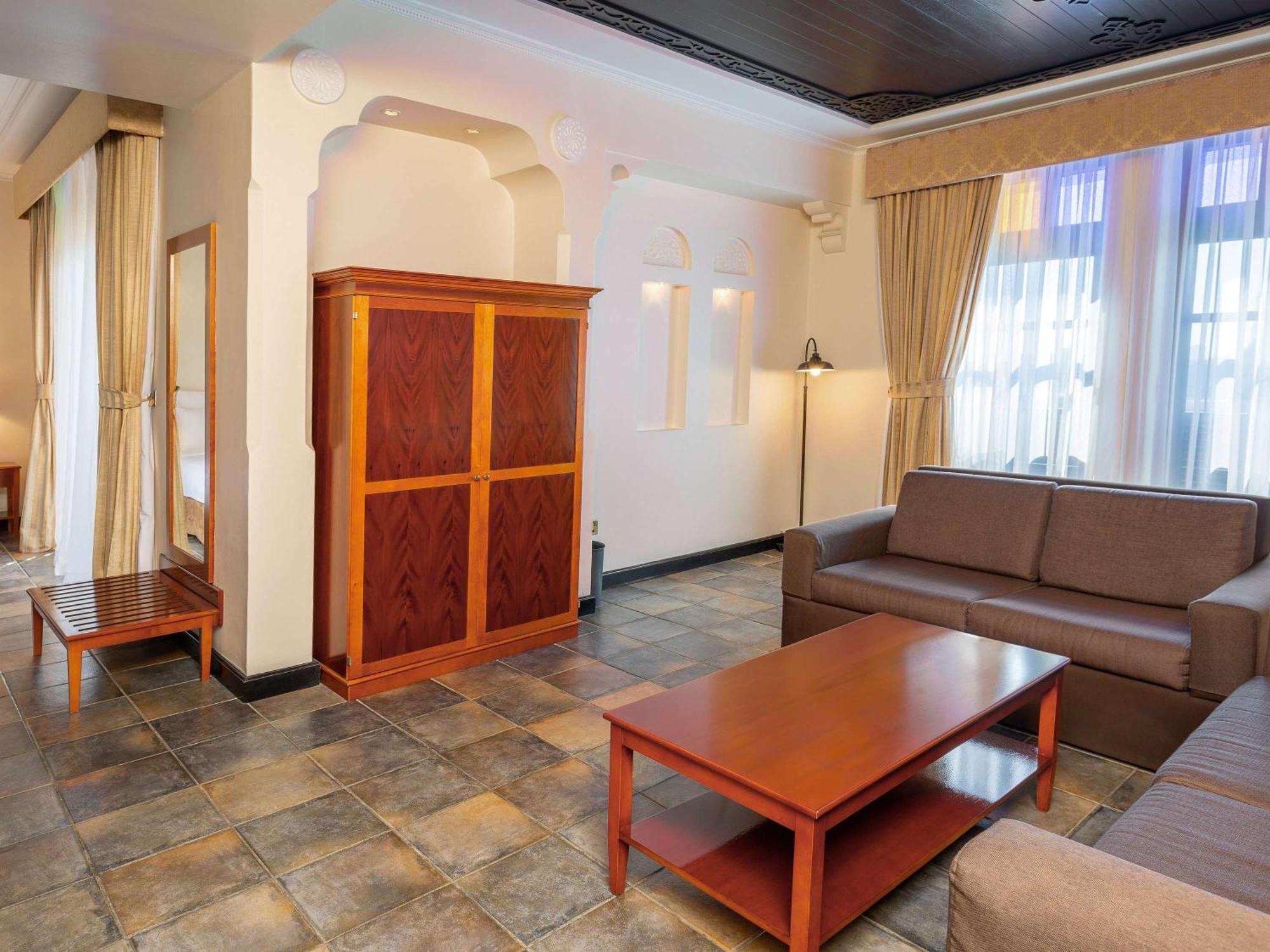 Novotel Bahrain Al Dana Resort 4*