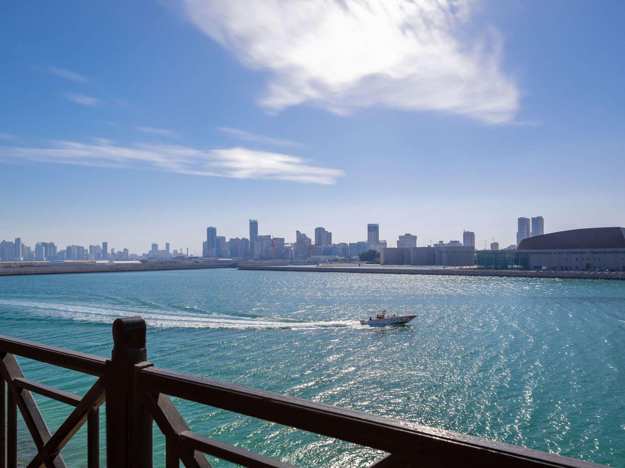 Novotel Bahrain Al Dana 4*