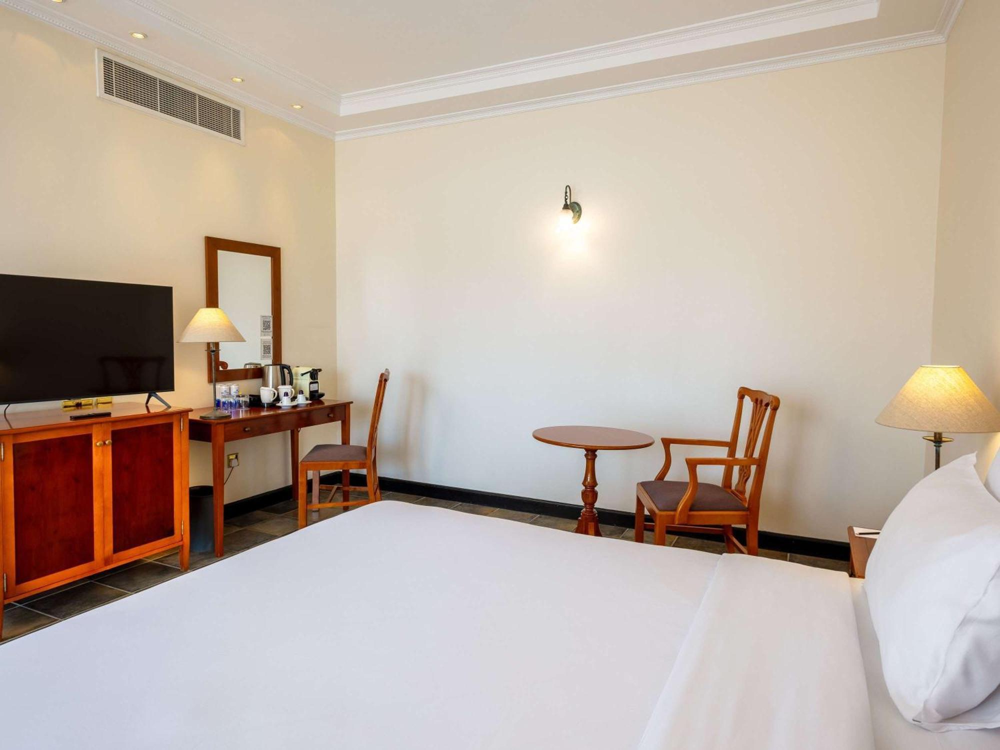 Novotel Bahrain Al Dana 4*