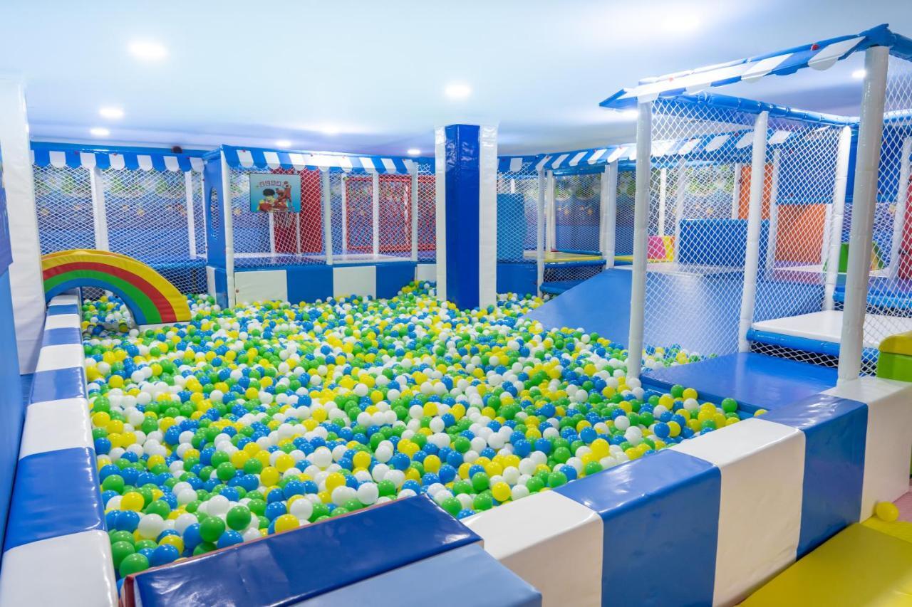 Novotel Bahrain Al Dana 4* Manama