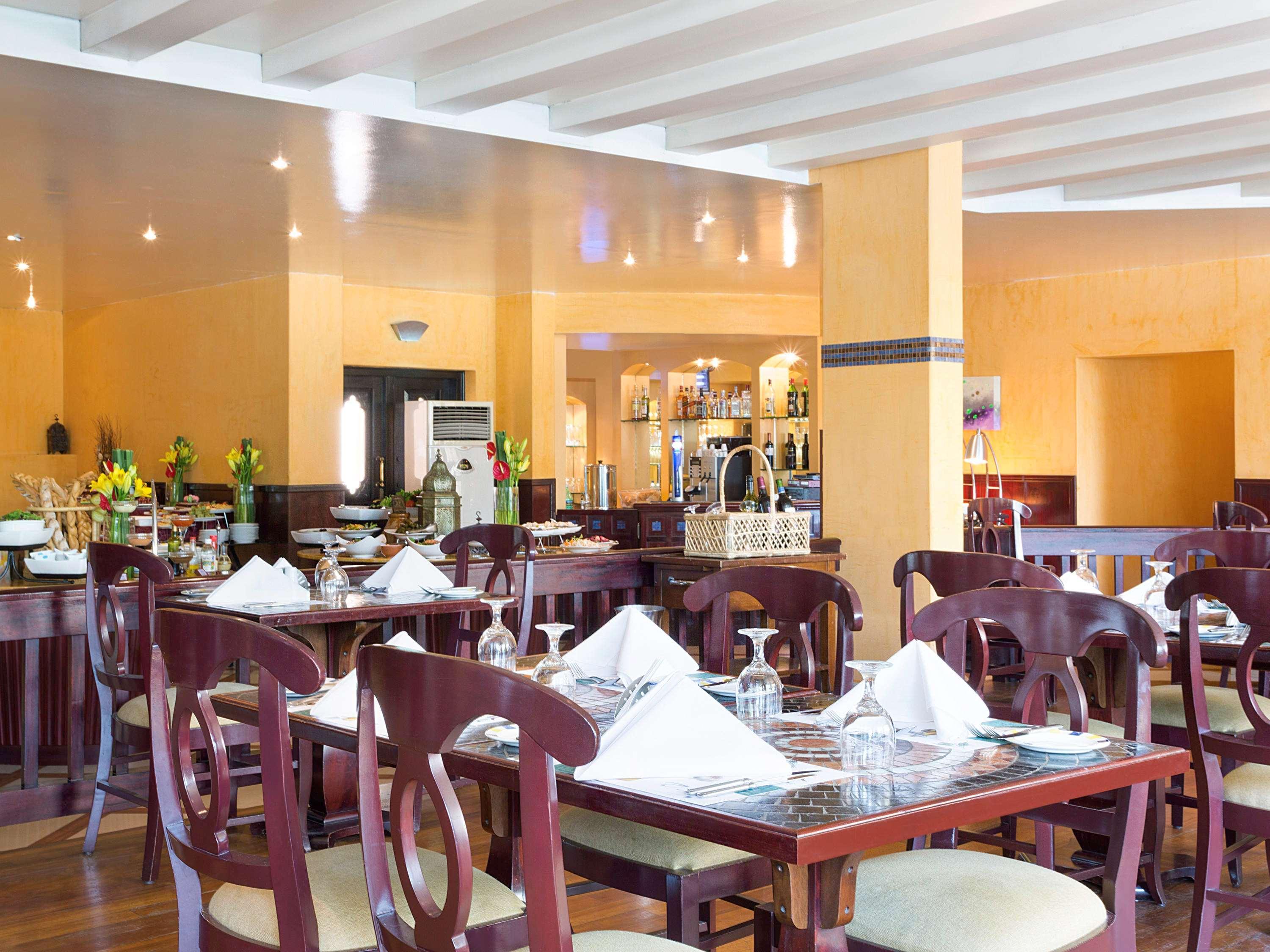 Курортный комплекс Novotel Bahrain Al Dana 4*